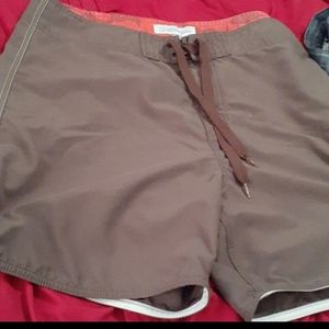 Men's Quiksilver boardshorts size 34